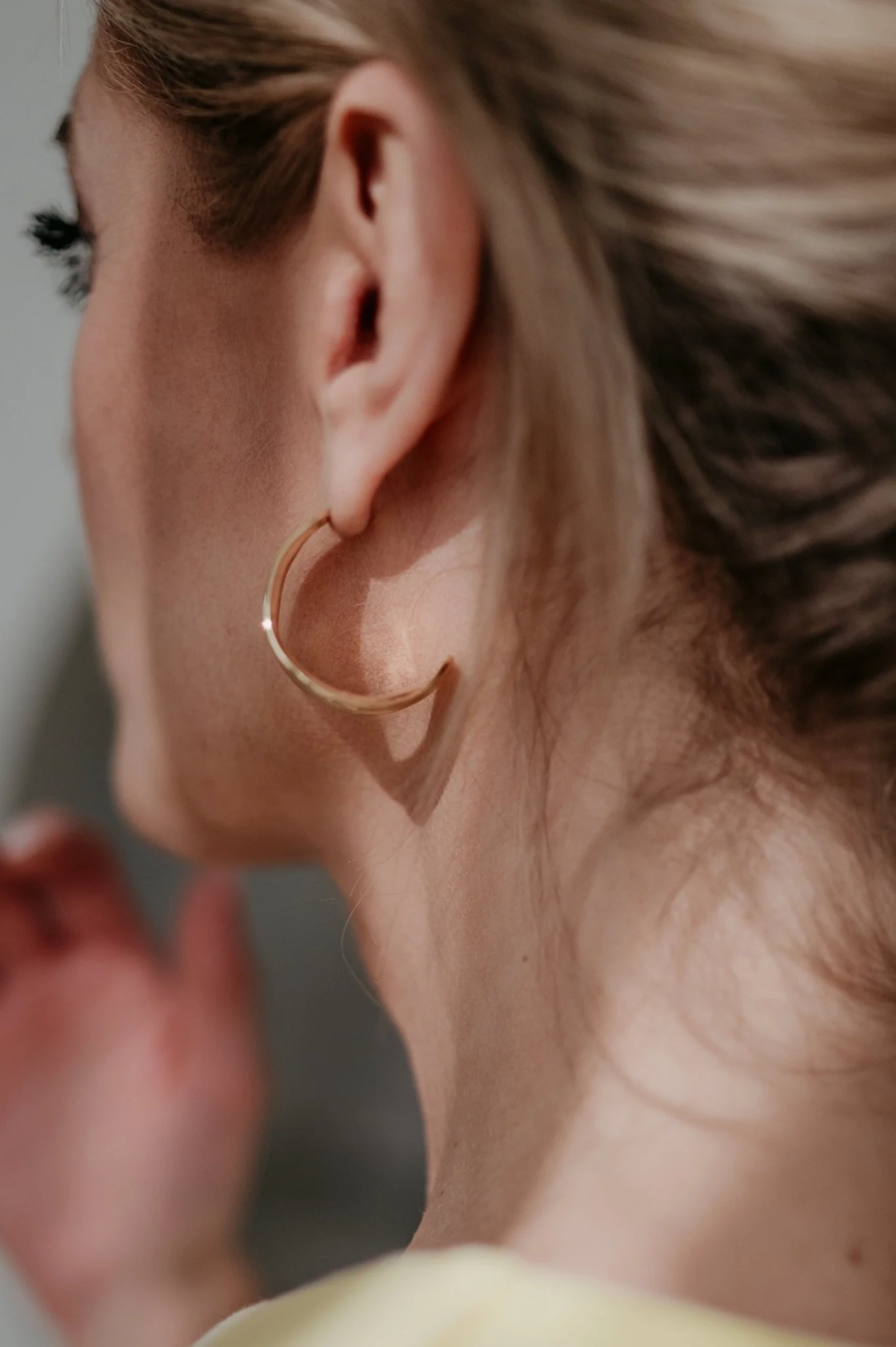 Adeli earrings I Gold - Image 2
