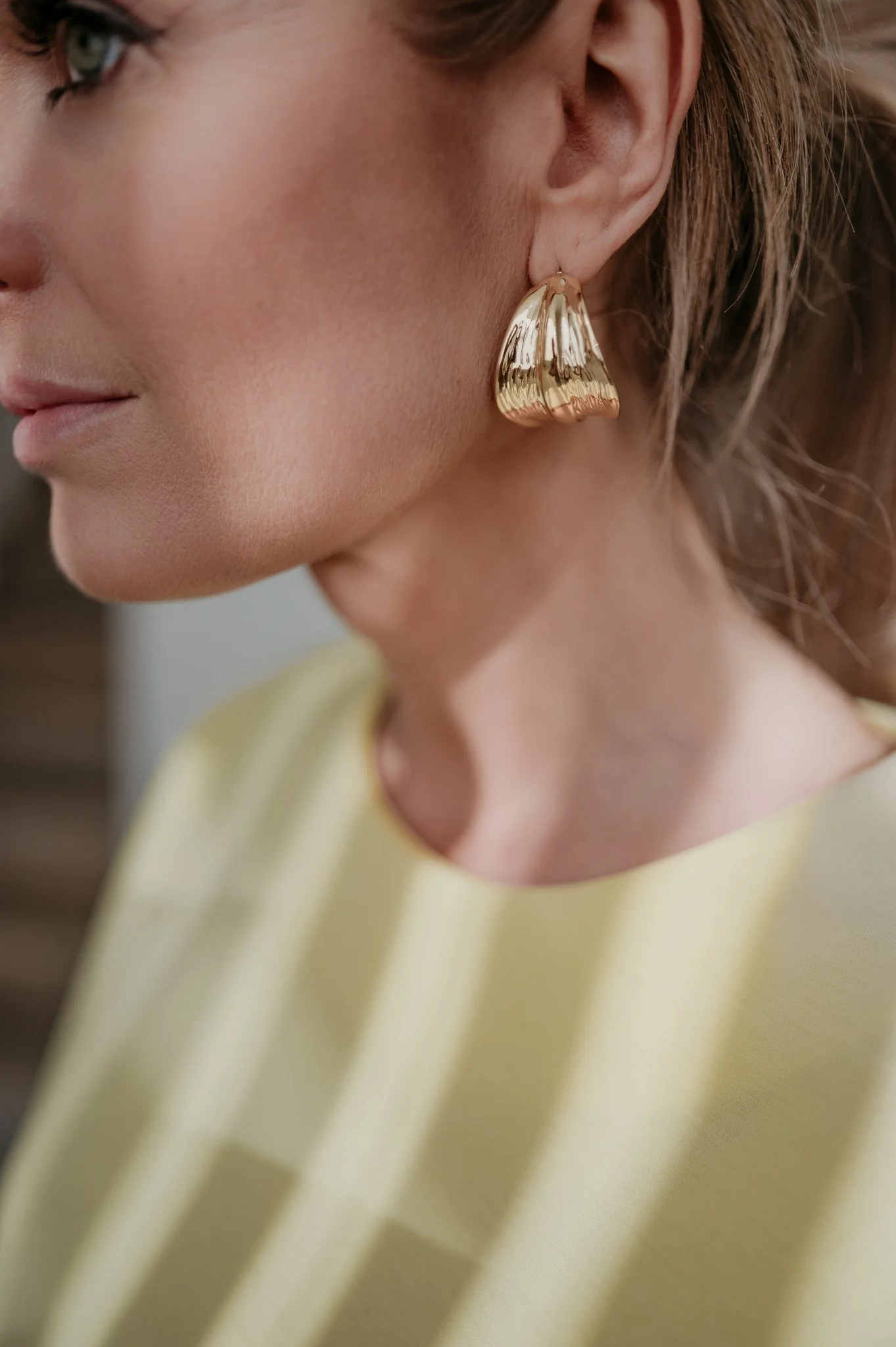 Adeli earrings I Gold - Image 3