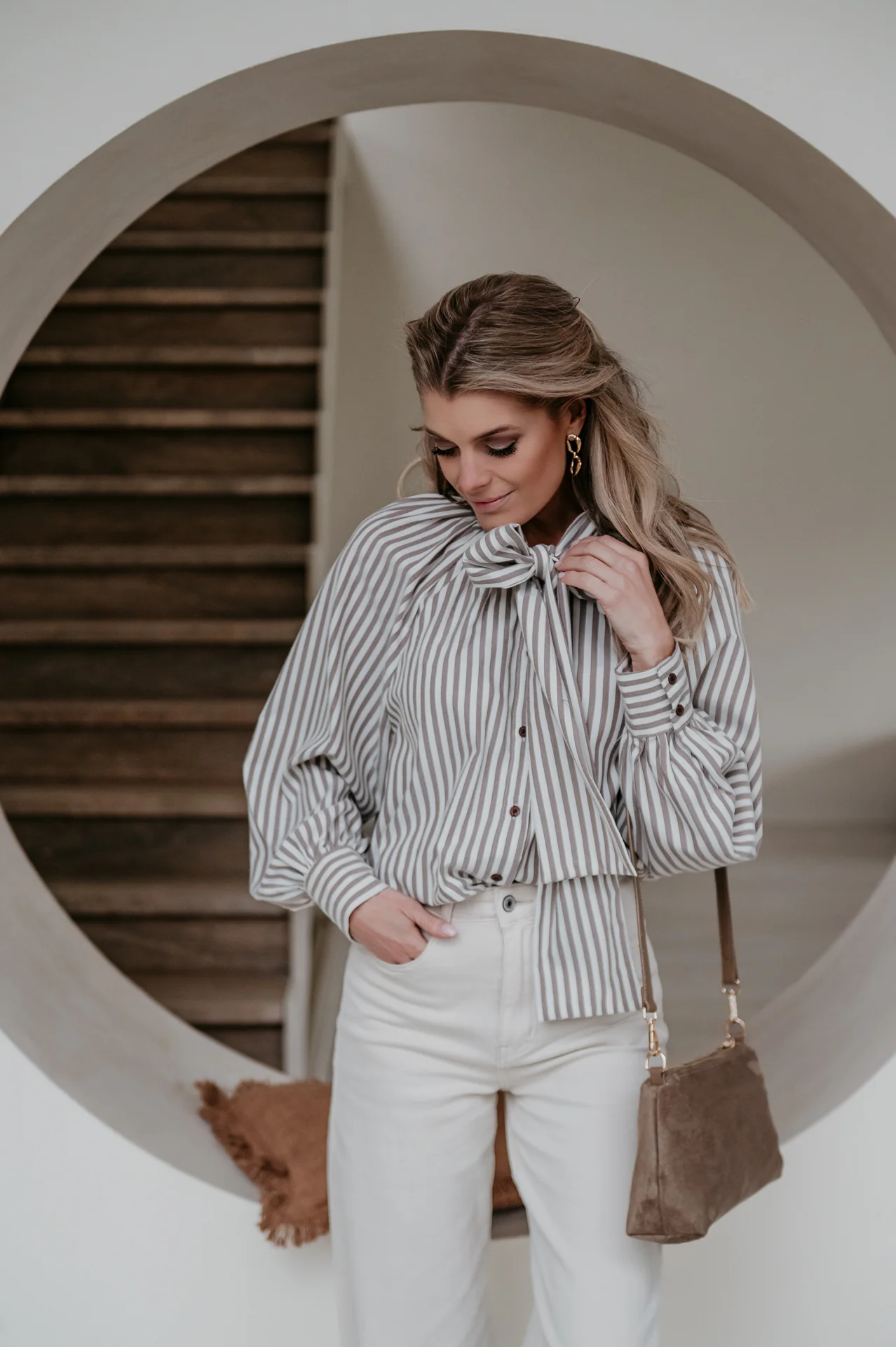 Alecho blouse I Taupe - Image 2
