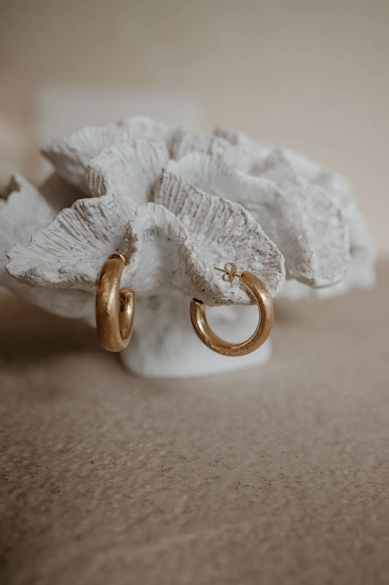 Come earrings I Gold - Image 4