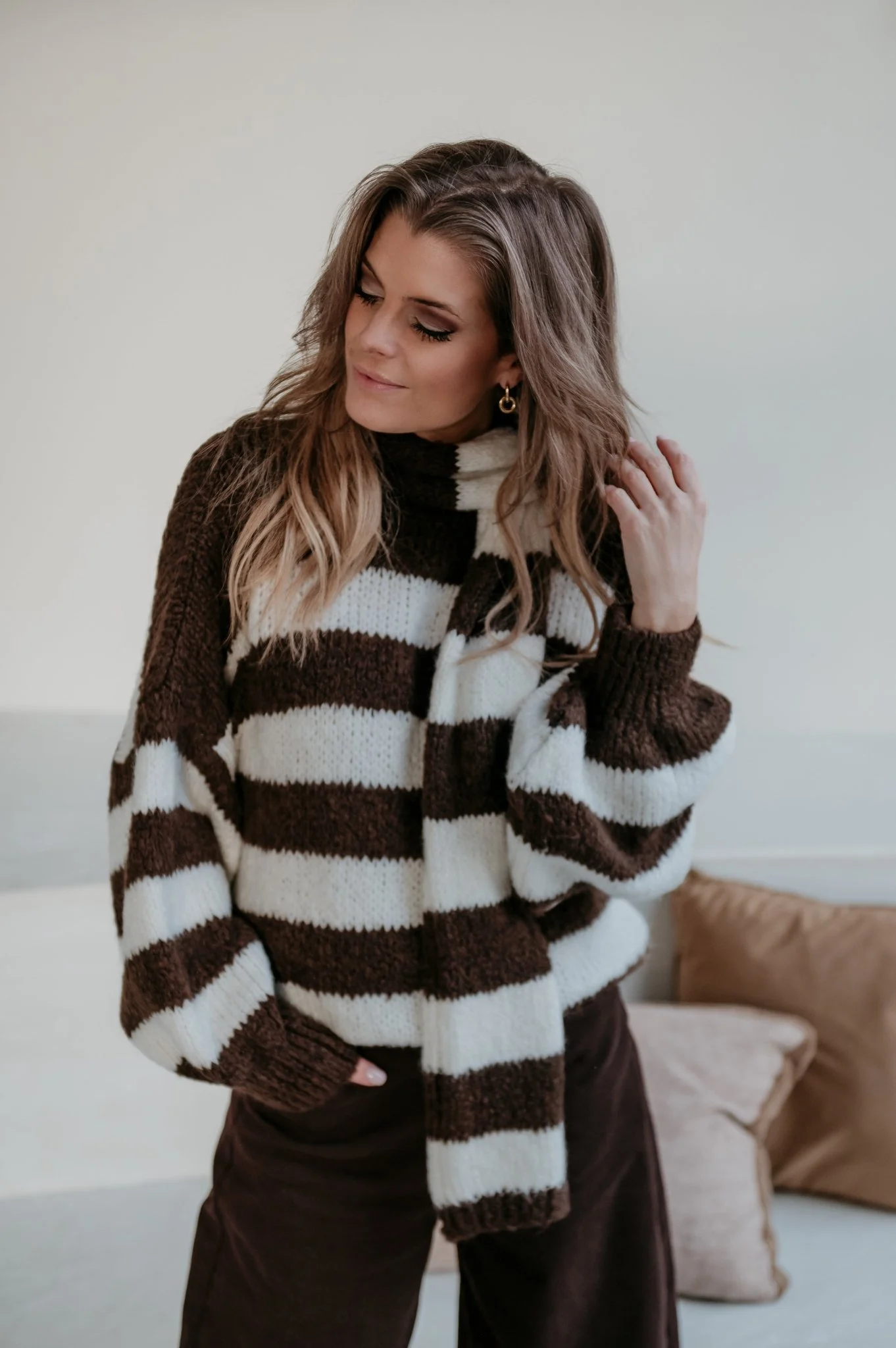 Elive knit & scarf I Chocolate Brown - Image 8