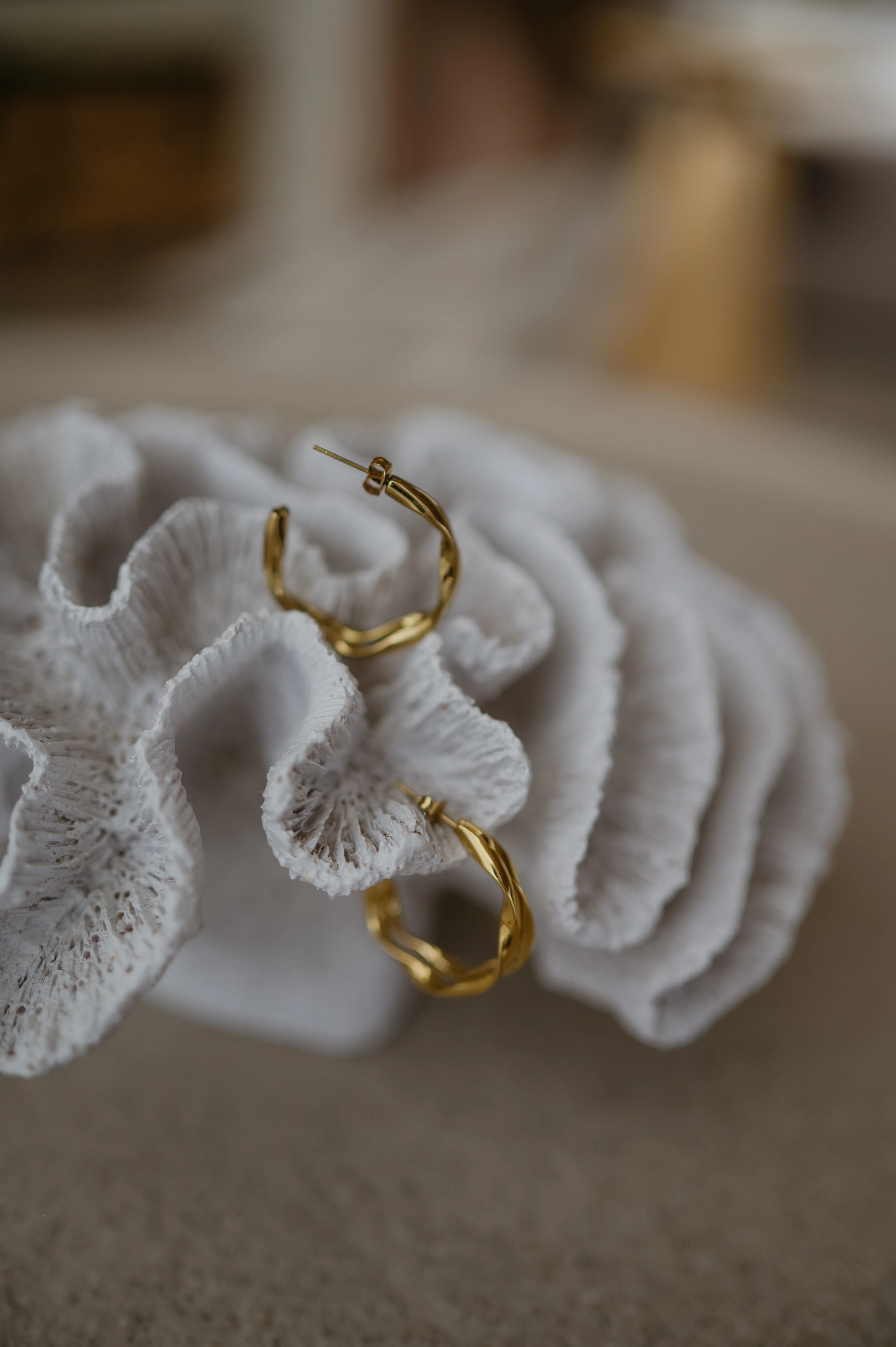 Lire earrings I Gold - Image 3