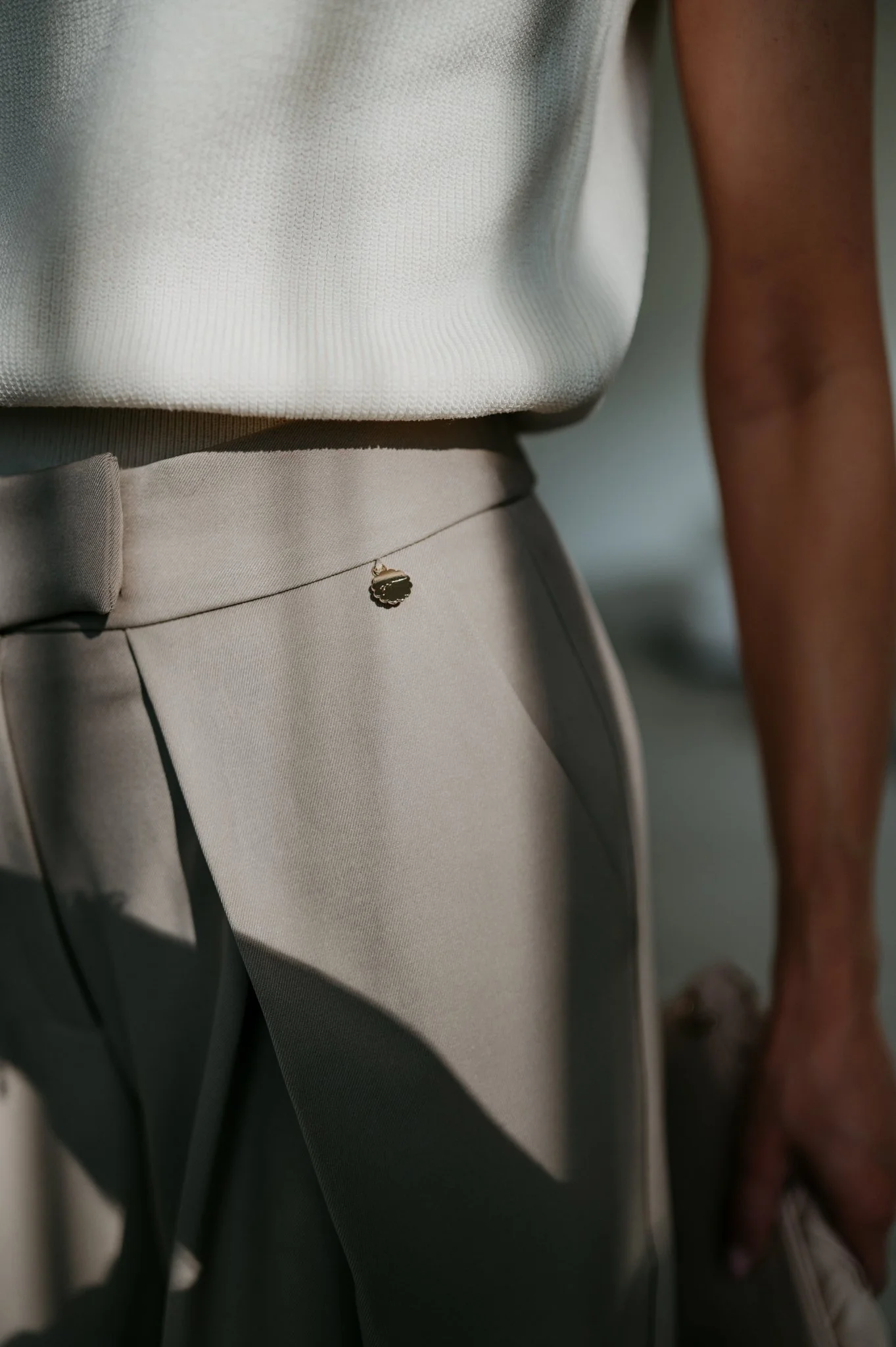 Nila trousers I Beige - Image 10