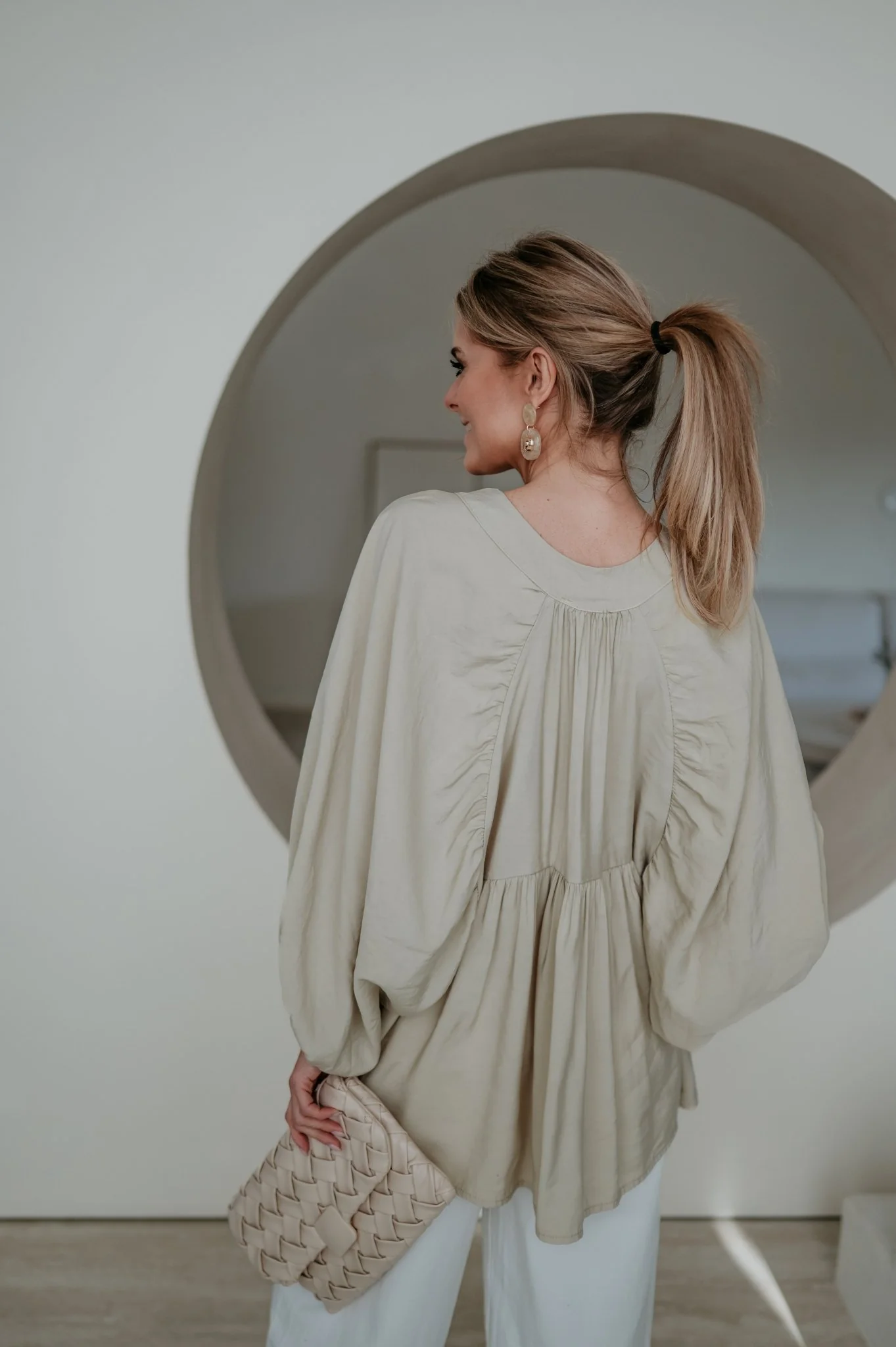 Odorio blouse I Beige - Image 10