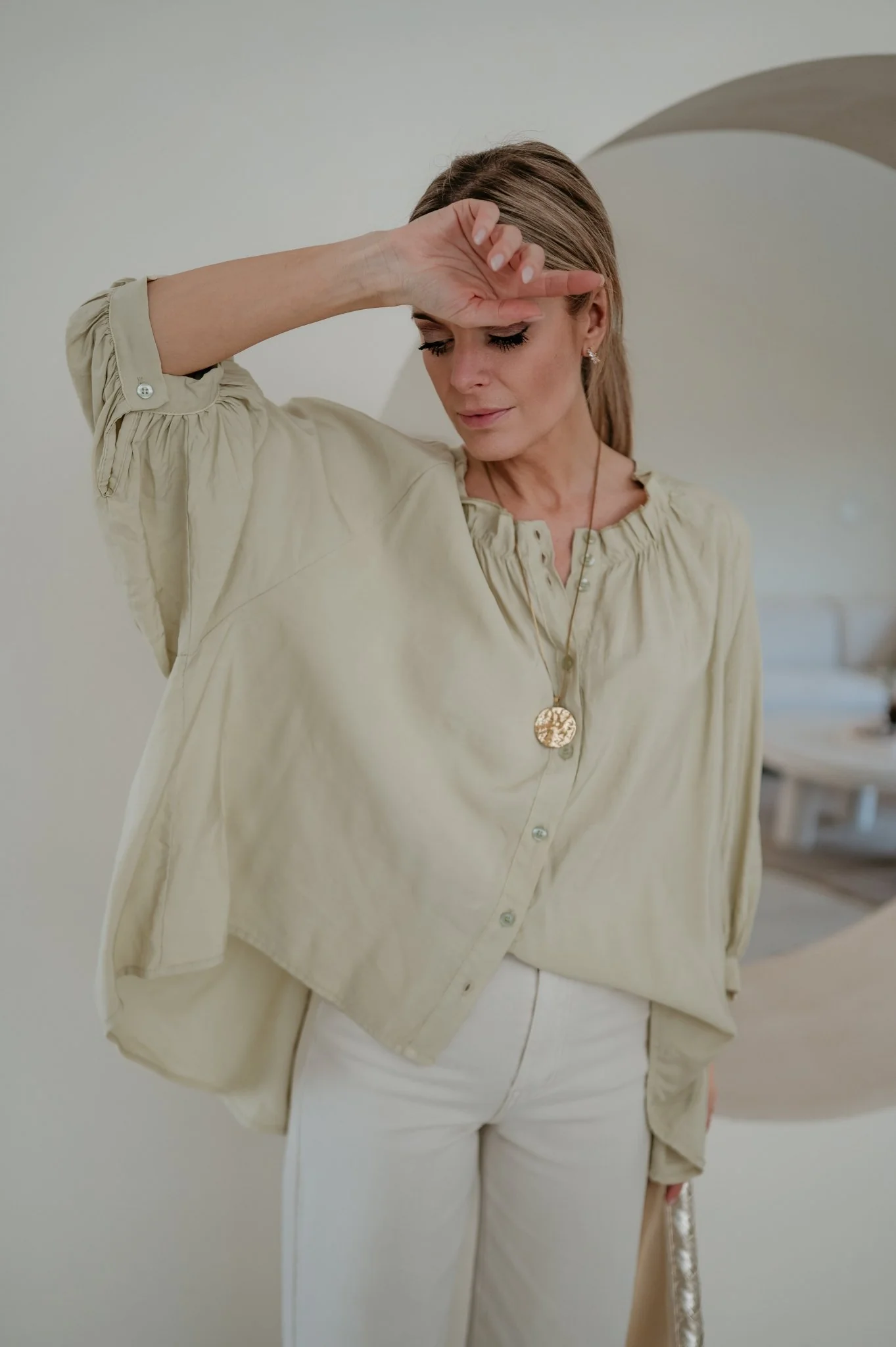 Odorio blouse I Olive - Image 10