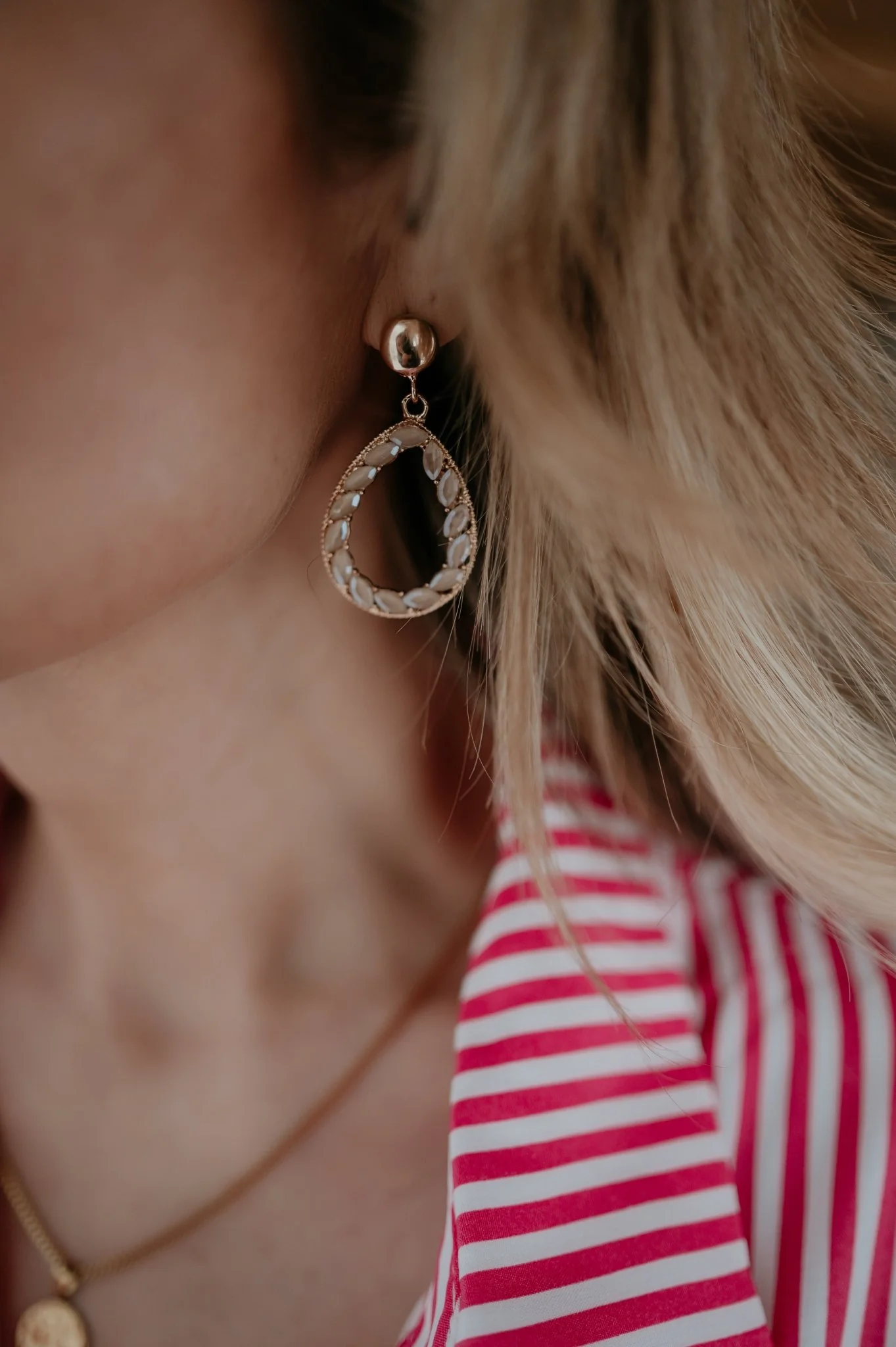 Odu earrings I Beige - Image 2