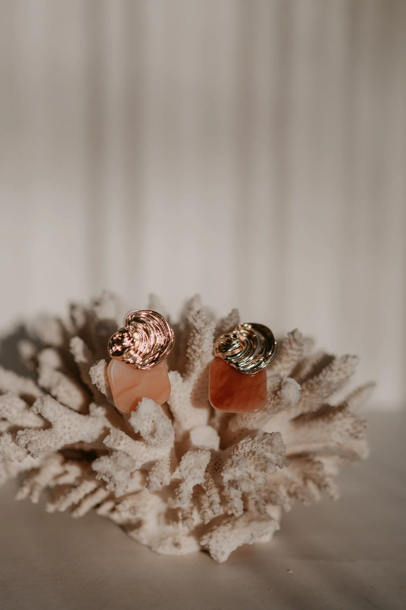Pevi earrings I Gold - Image 2
