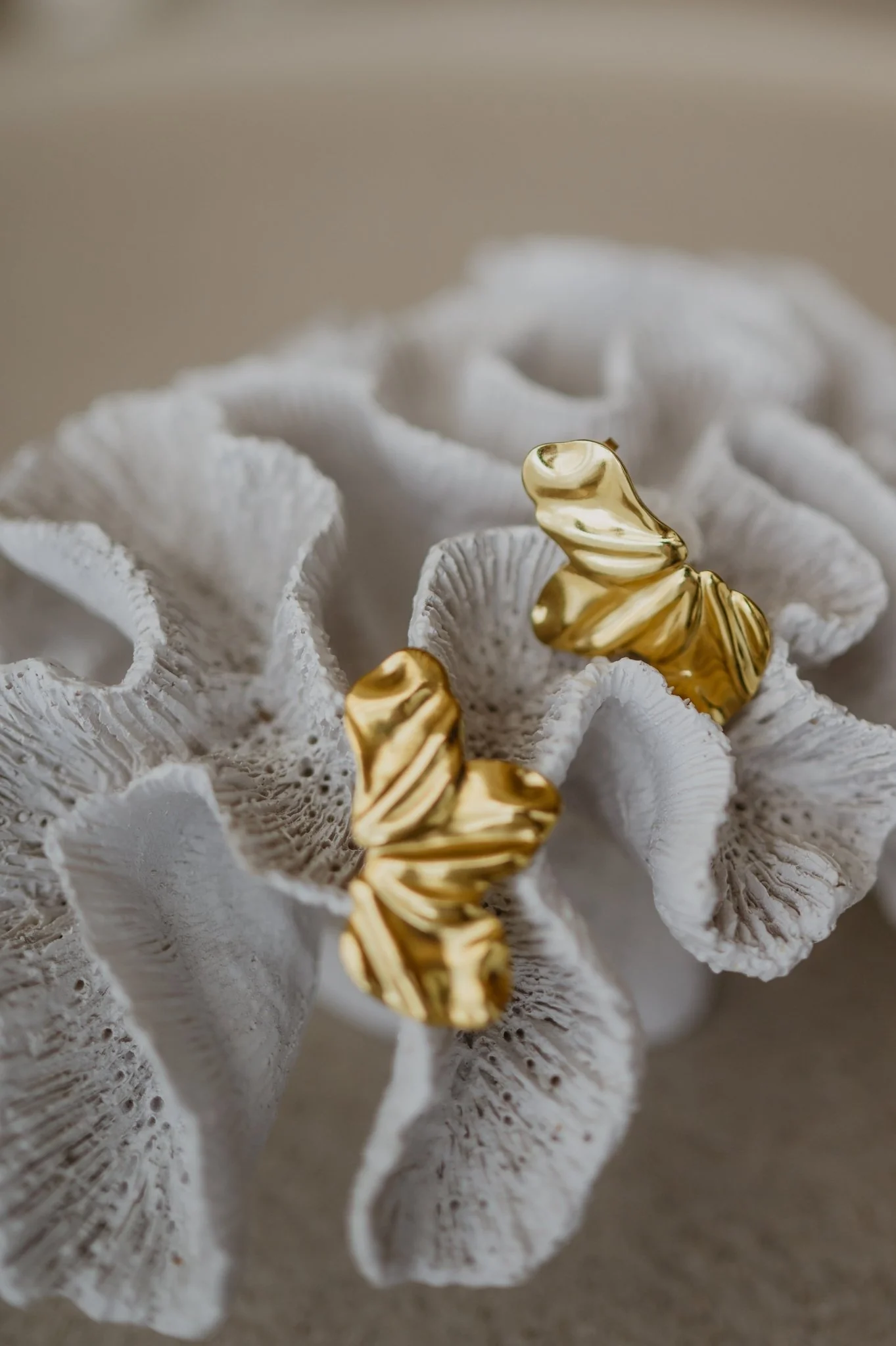 Troni earrings I Gold - Image 3