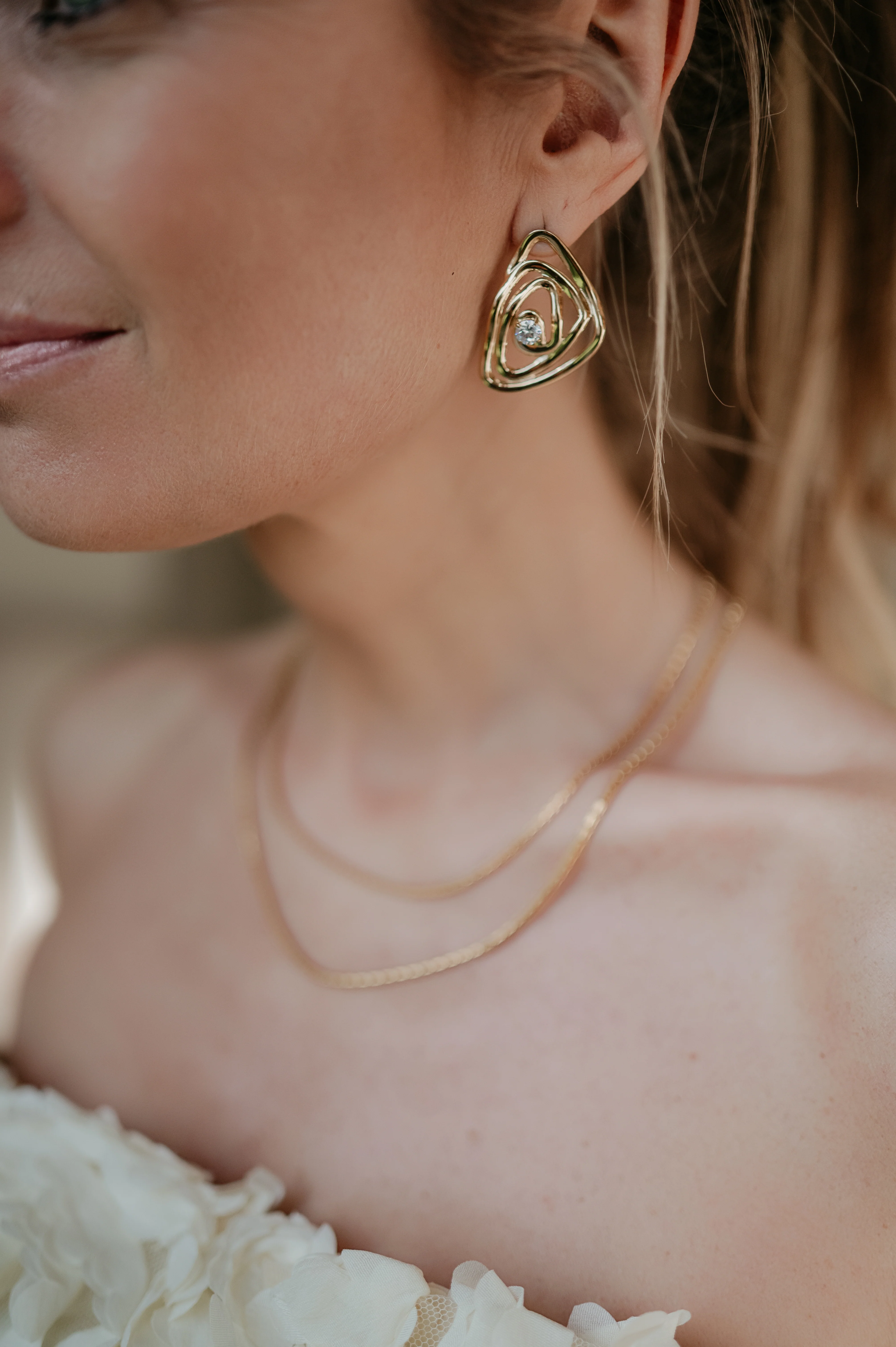 Vegna earrings I Gold - Image 2