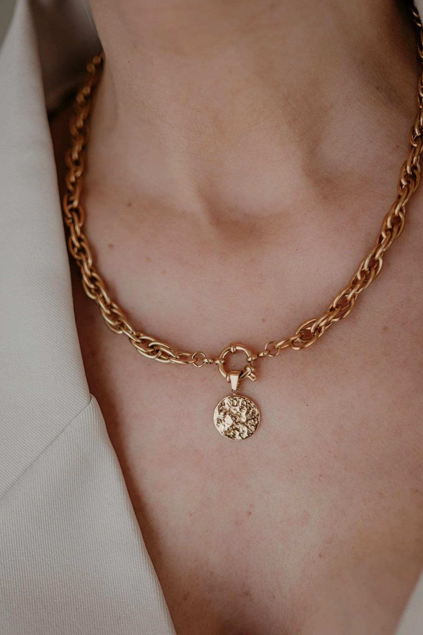 WS necklace iconic small I Gold - Image 3