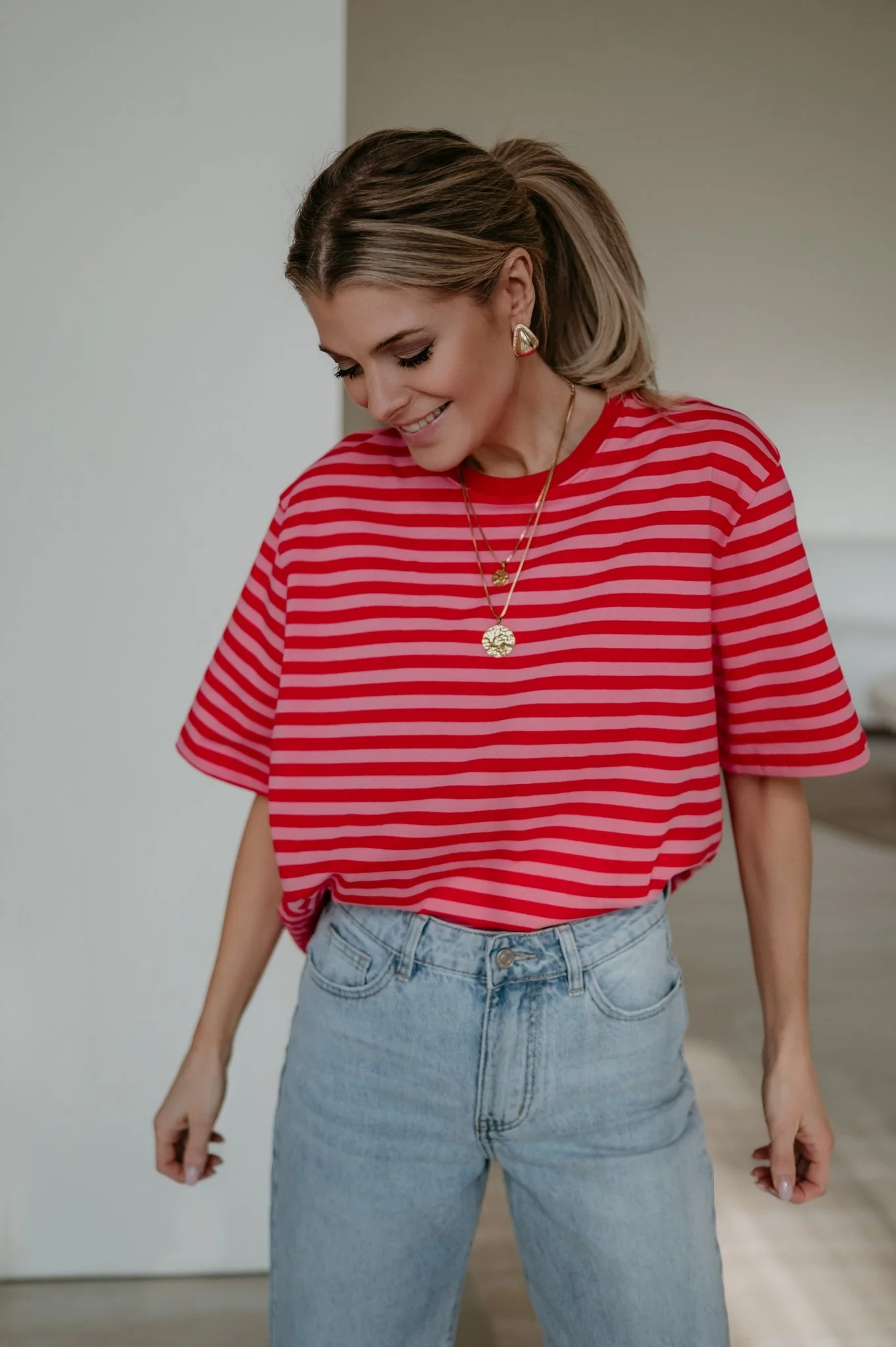 Zelio t-shirt I Rose & Red - Image 3