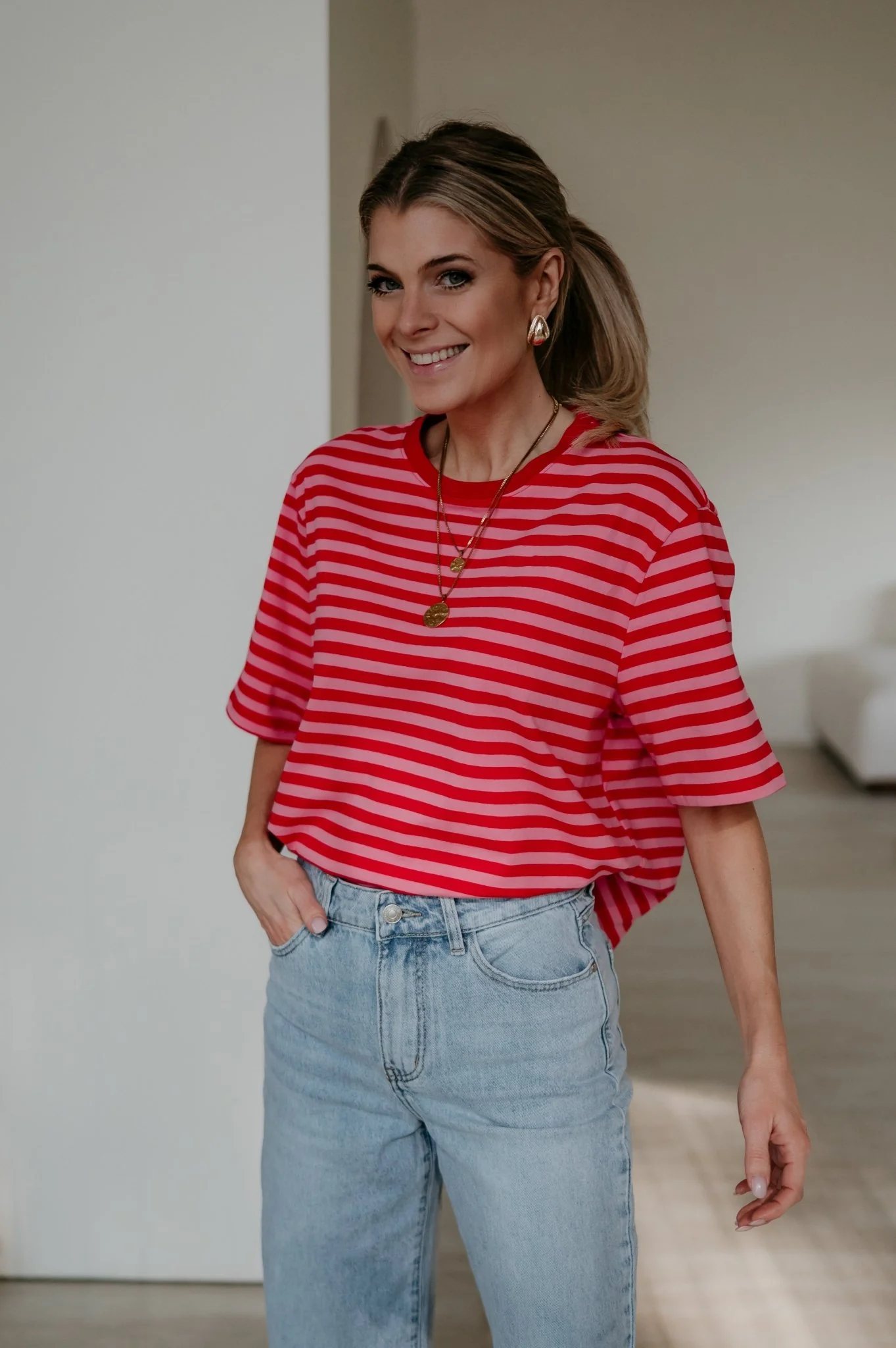 Zelio t-shirt I Rose & Red - Image 6