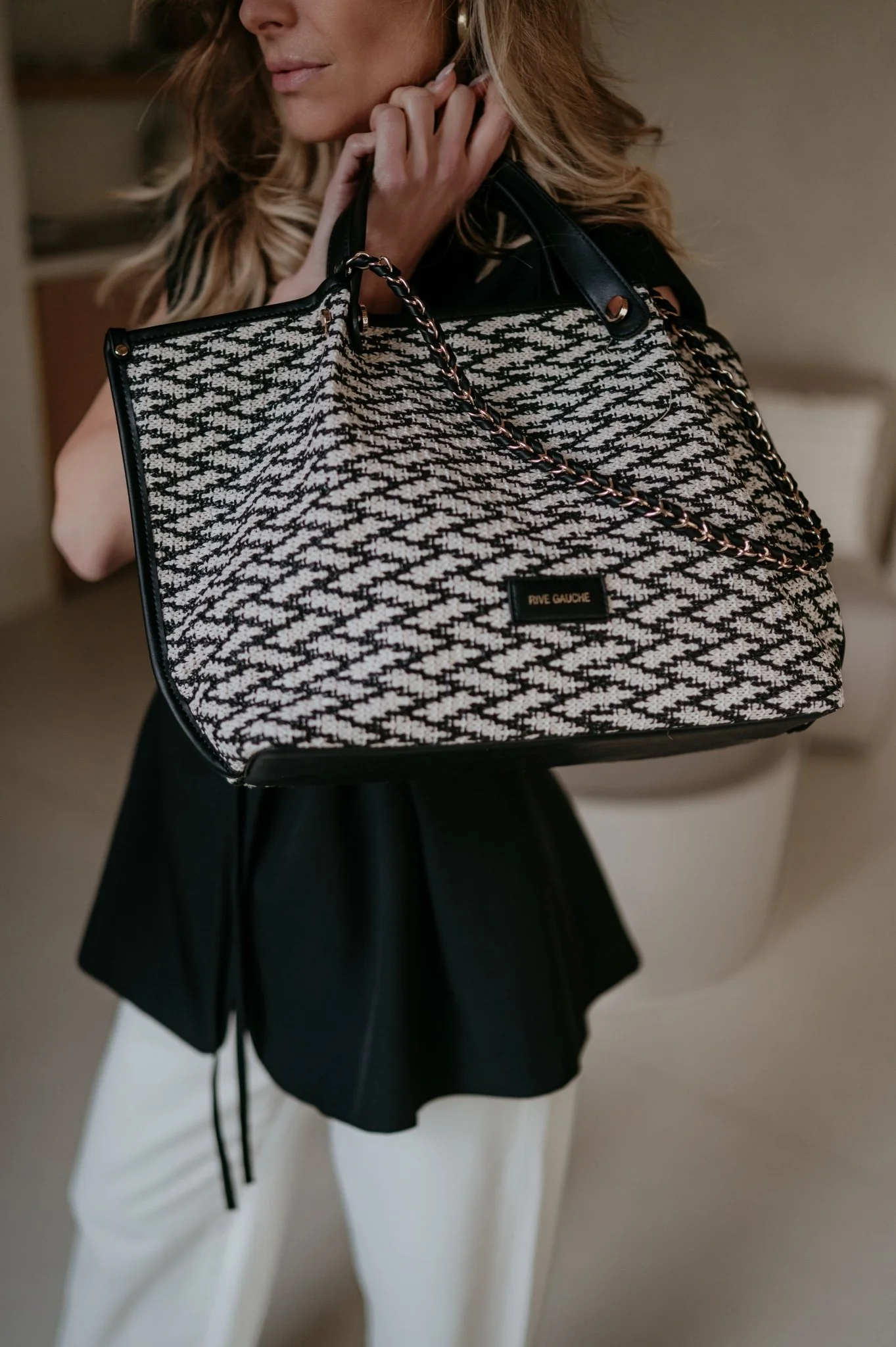 Zinudi handbag I Black - Image 2
