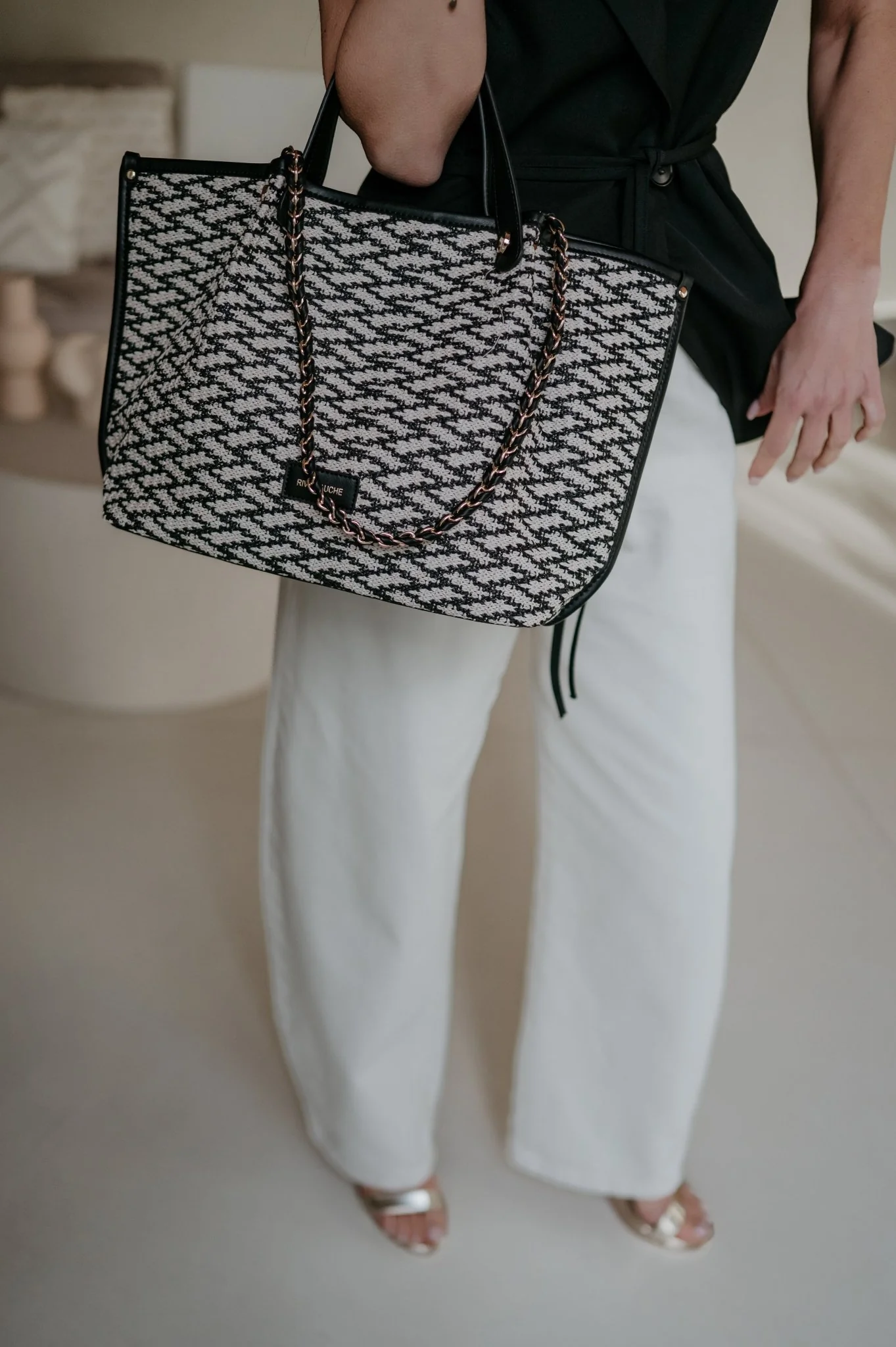 Zinudi handbag I Black - Image 5